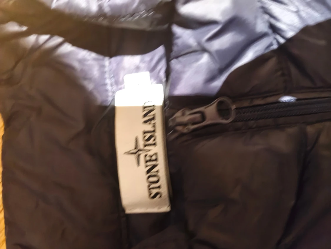 Mörkblå dunväst från Stone Island - 3