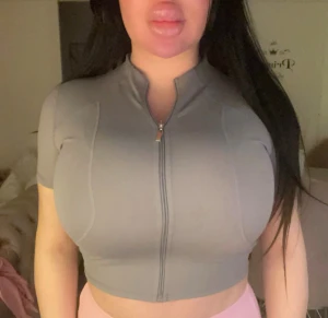 Sport topp - Topp med kedja. Ny