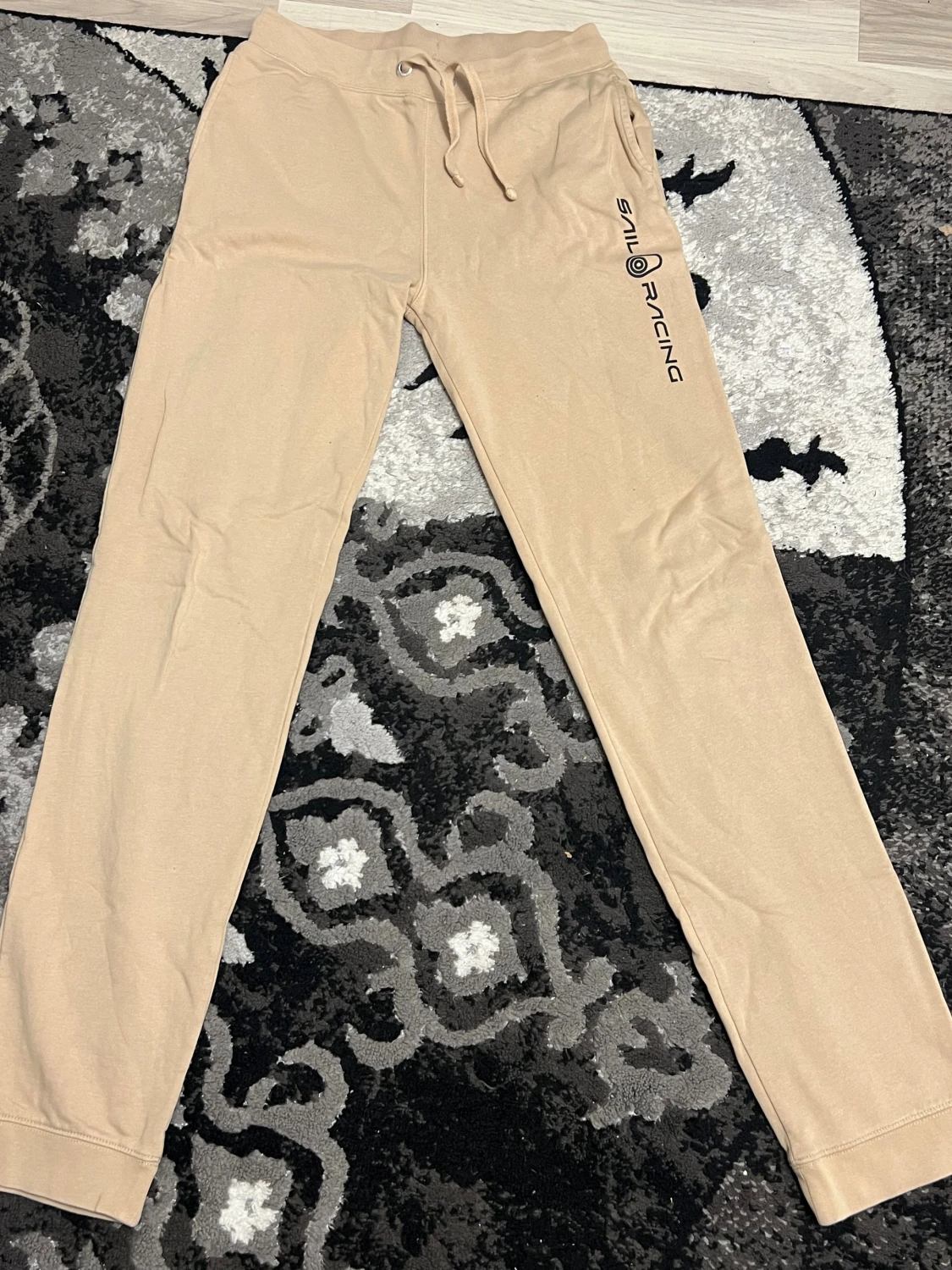 Beige mjukisbyxor från Sail Racing - 2