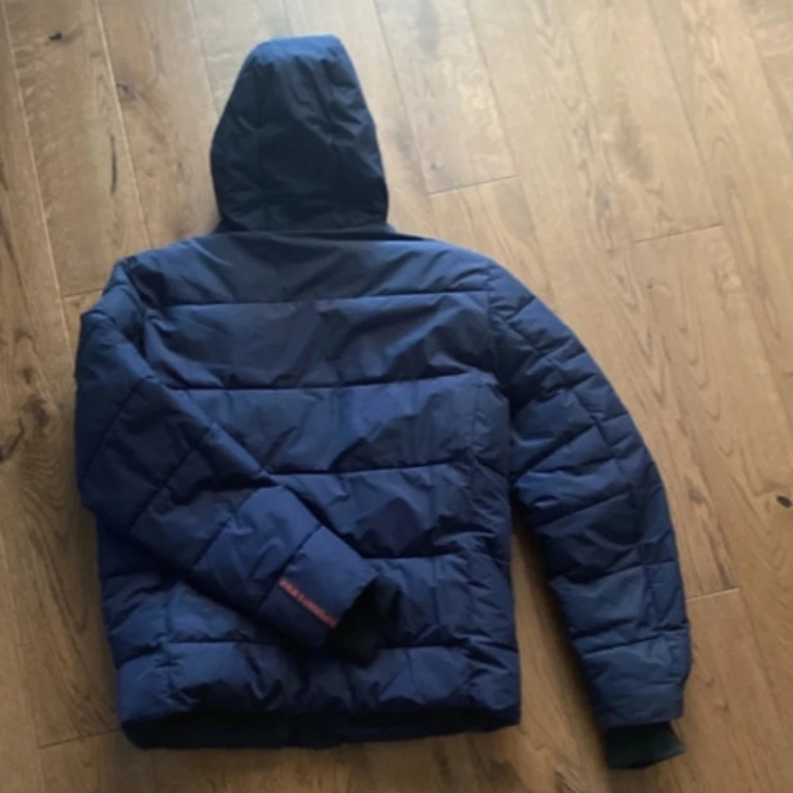 Mörkblå pufferjacka från Superdry - 1