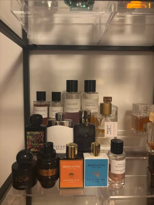 Parfym splittar - Splittar parfymer från min samling till riktigt bra priser. Får inte plats att skriva priserna här så bara att skriva om ni undrar priset på några splittar👍