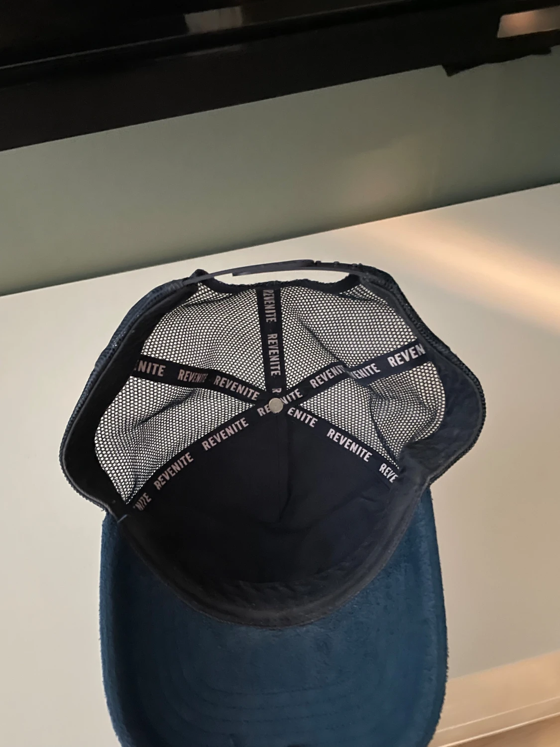 Blå truckerkeps från Revenite - 2