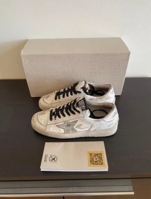 Golden Goose skor - Golden Goose skor, box och GG-pass, självklart äkta