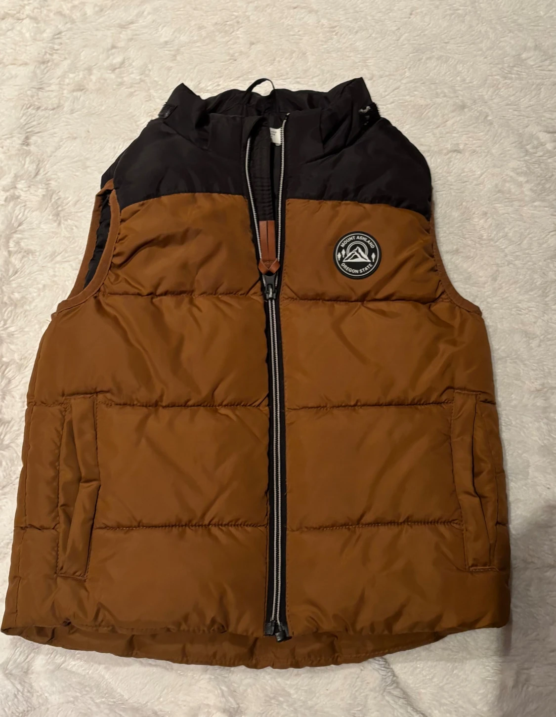 Brun och svart dunväst från H&M - 2