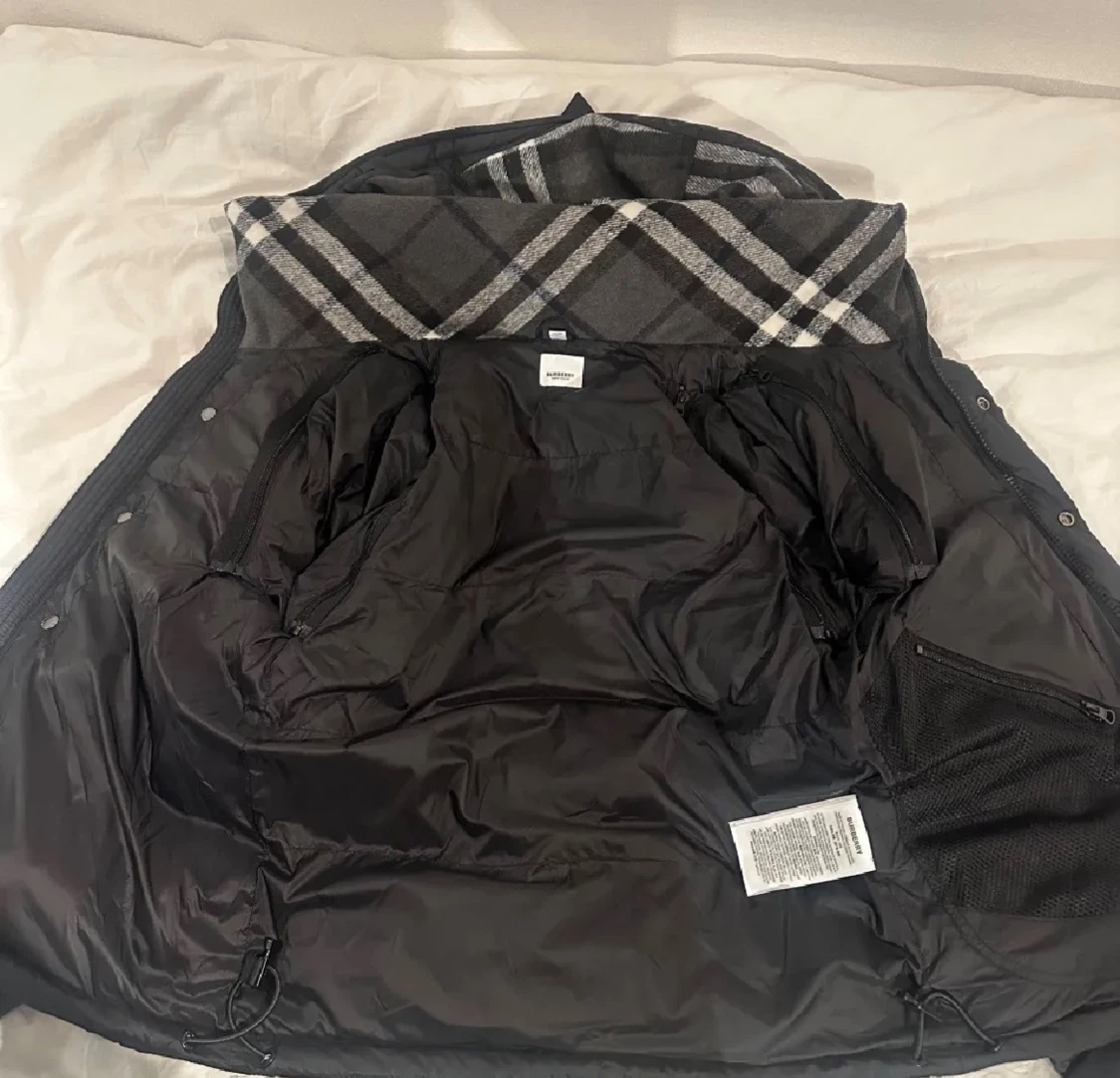 Svart dunjacka från Burberry - 3