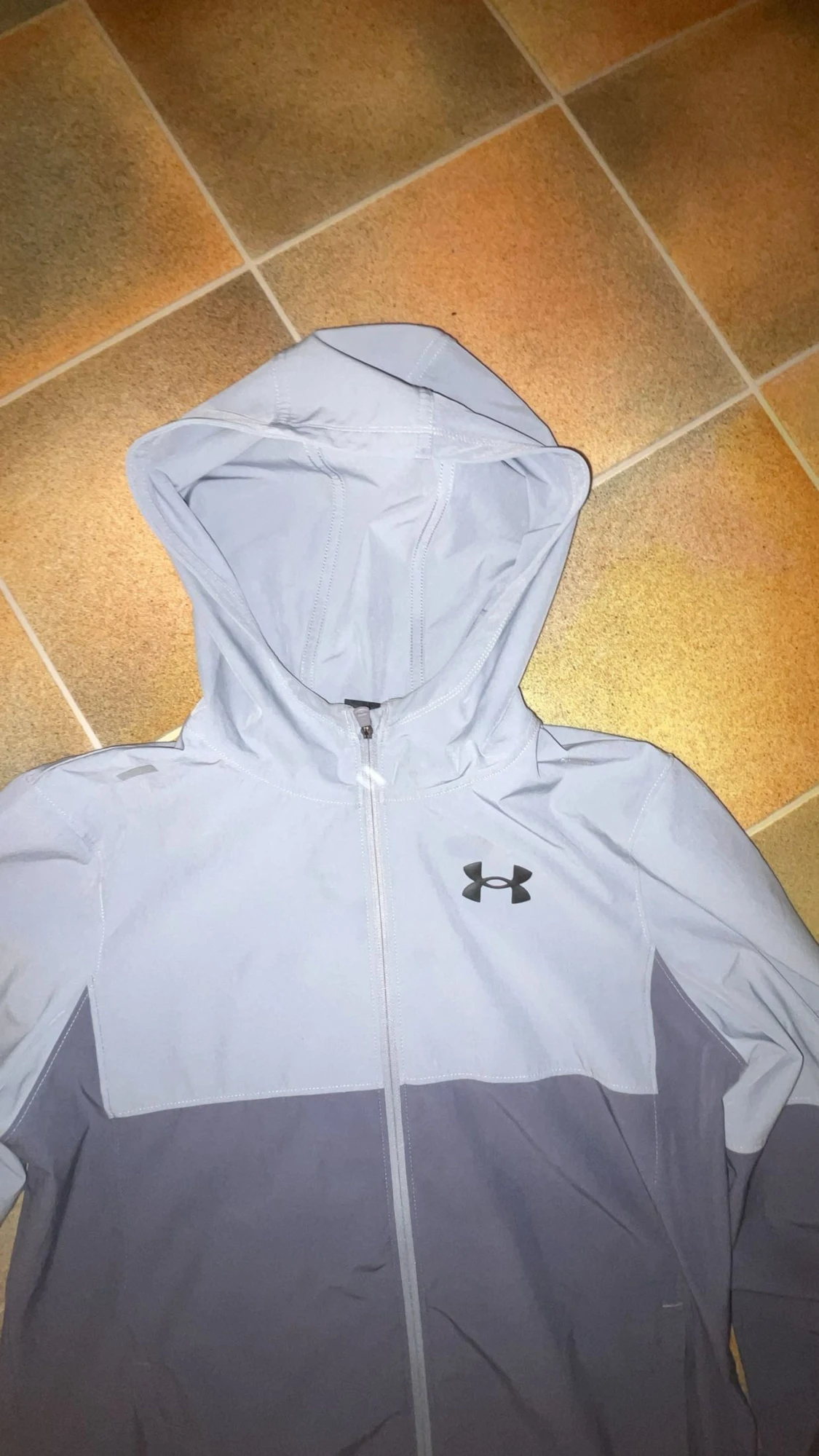 Grå under armour jacka  - 1