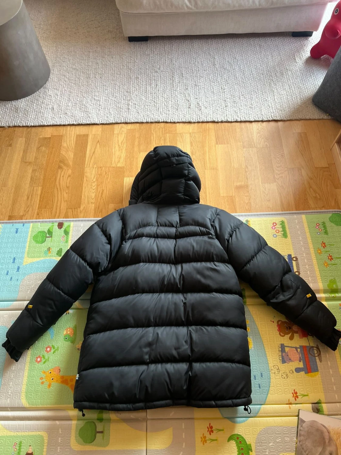 Svart dunjacka från Fjällräven S - 2