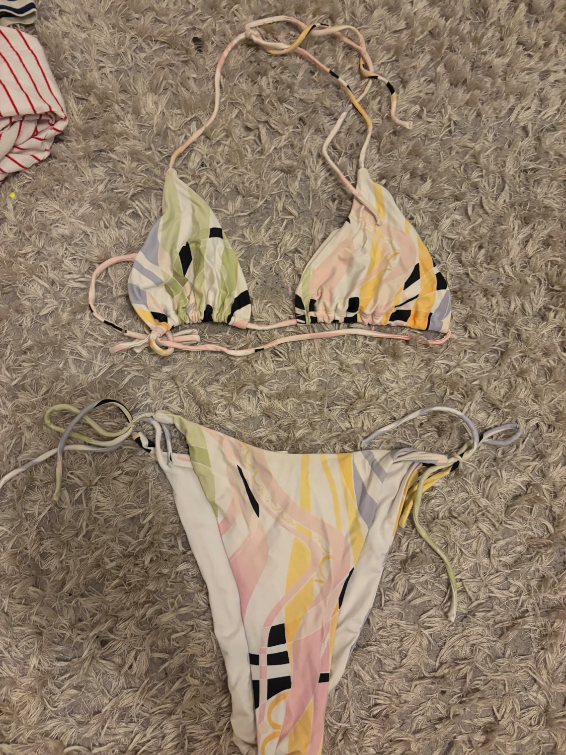 Pastellfärgad bikini från Lindex