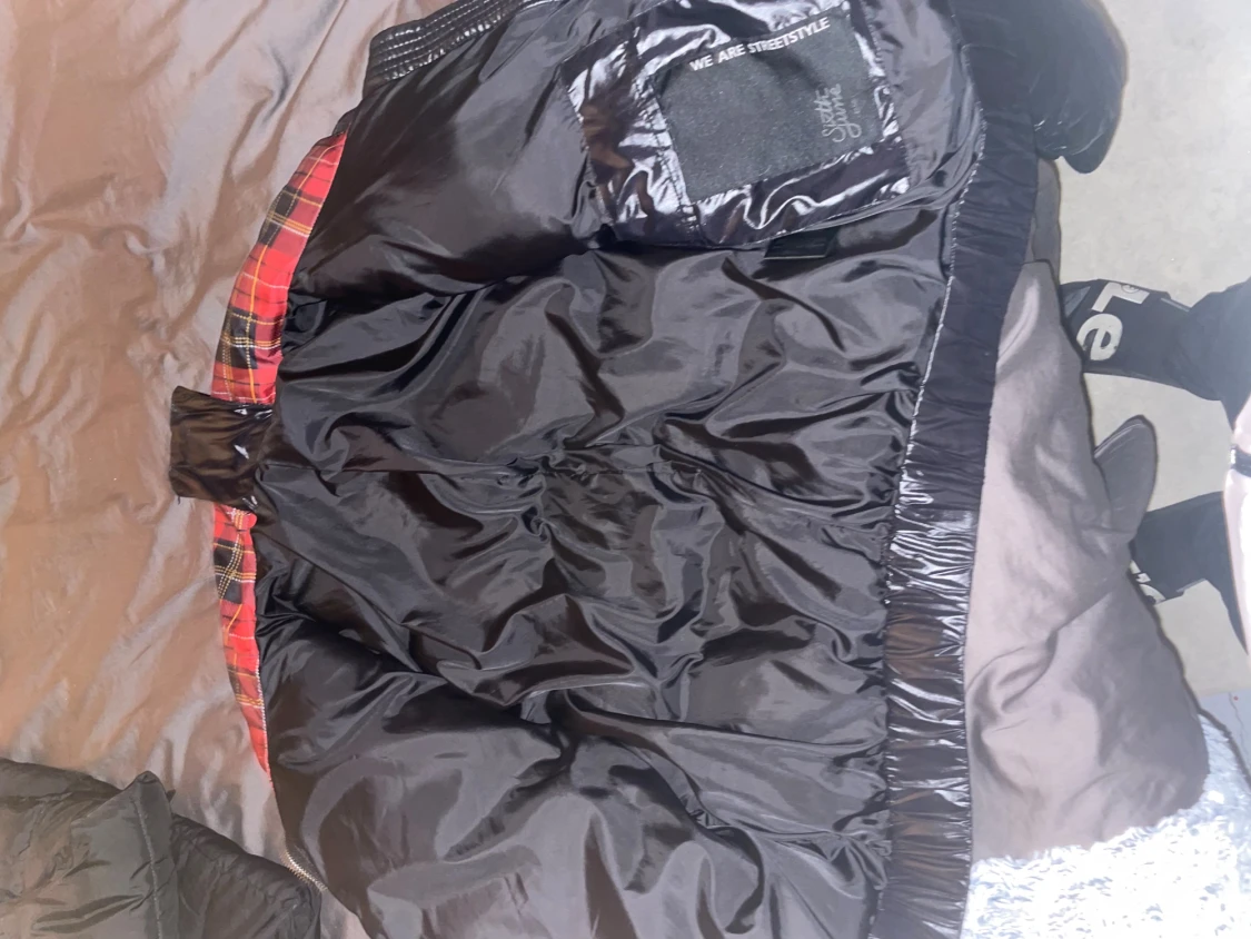 Svart pufferjacka från Sixth June - 1