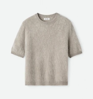 Beige kashmirtröja från Soft Goat - Supermjuk beige kashmirtröja från Soft Goat, kostade från början 2695 och nu 2200 men går möjligtvis att pruta ner 