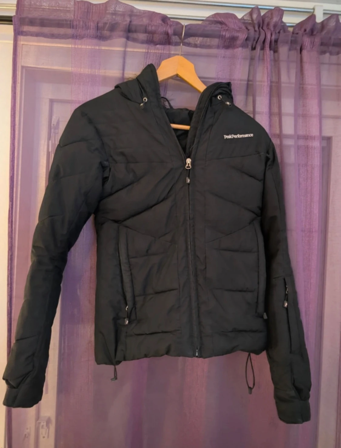 Svart vinterjacka Peak Performance