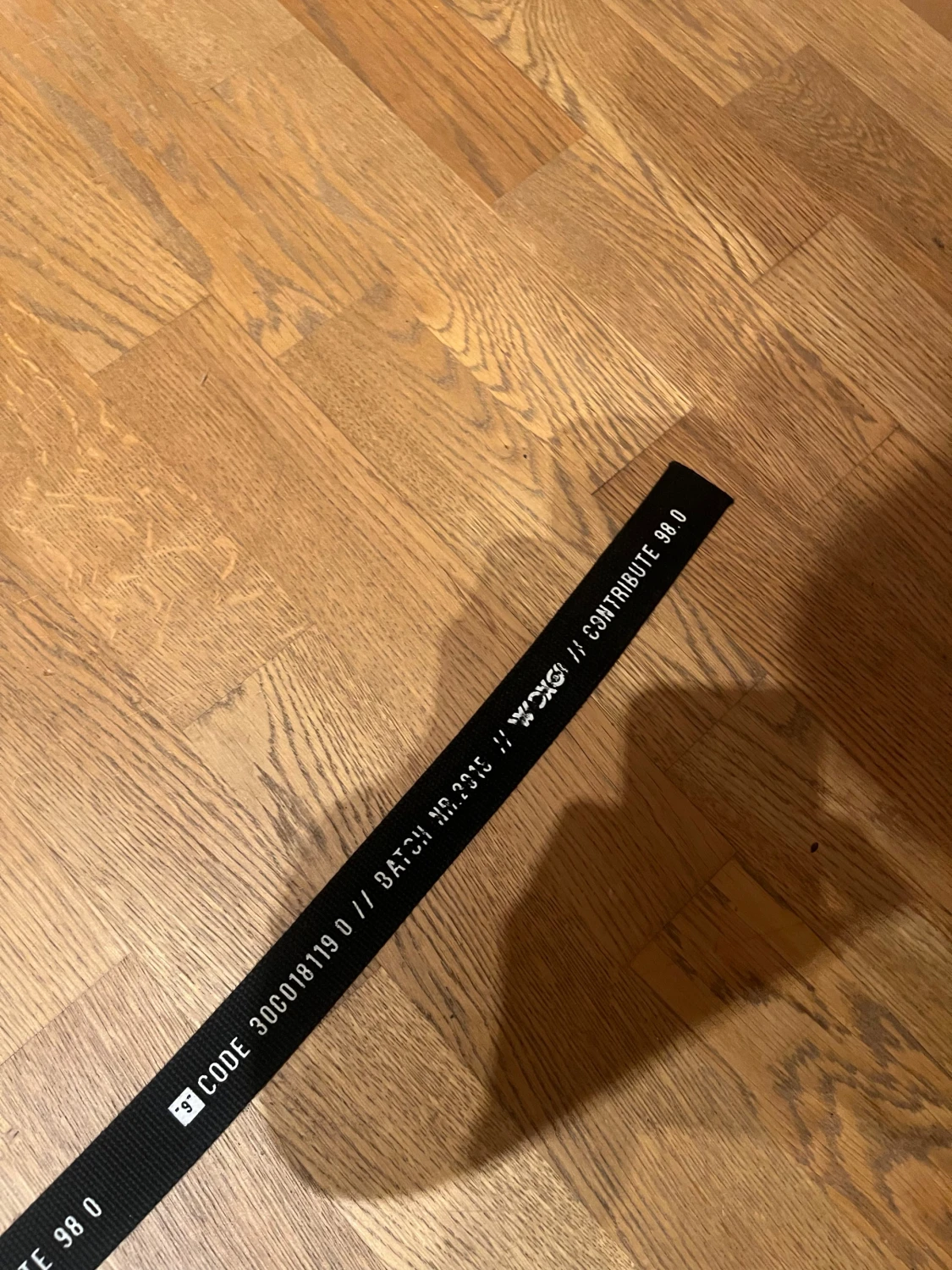 Svart textbälte från VOX - 3