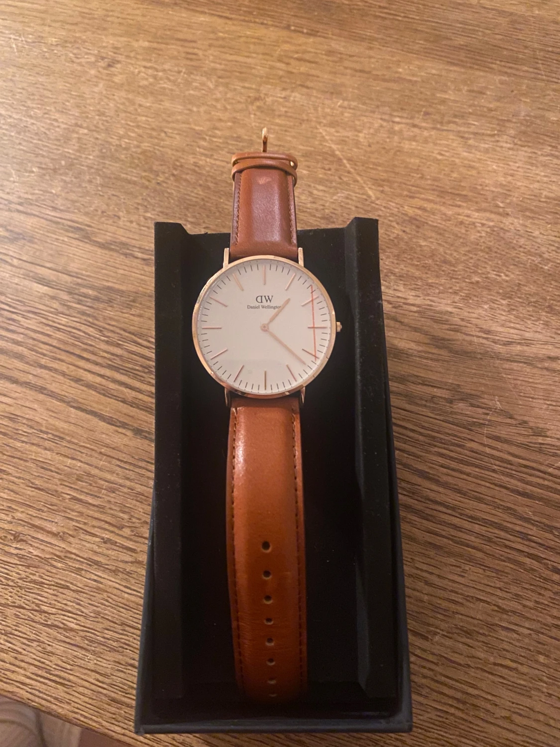 Daniel Wellington klocka med brunt läderband