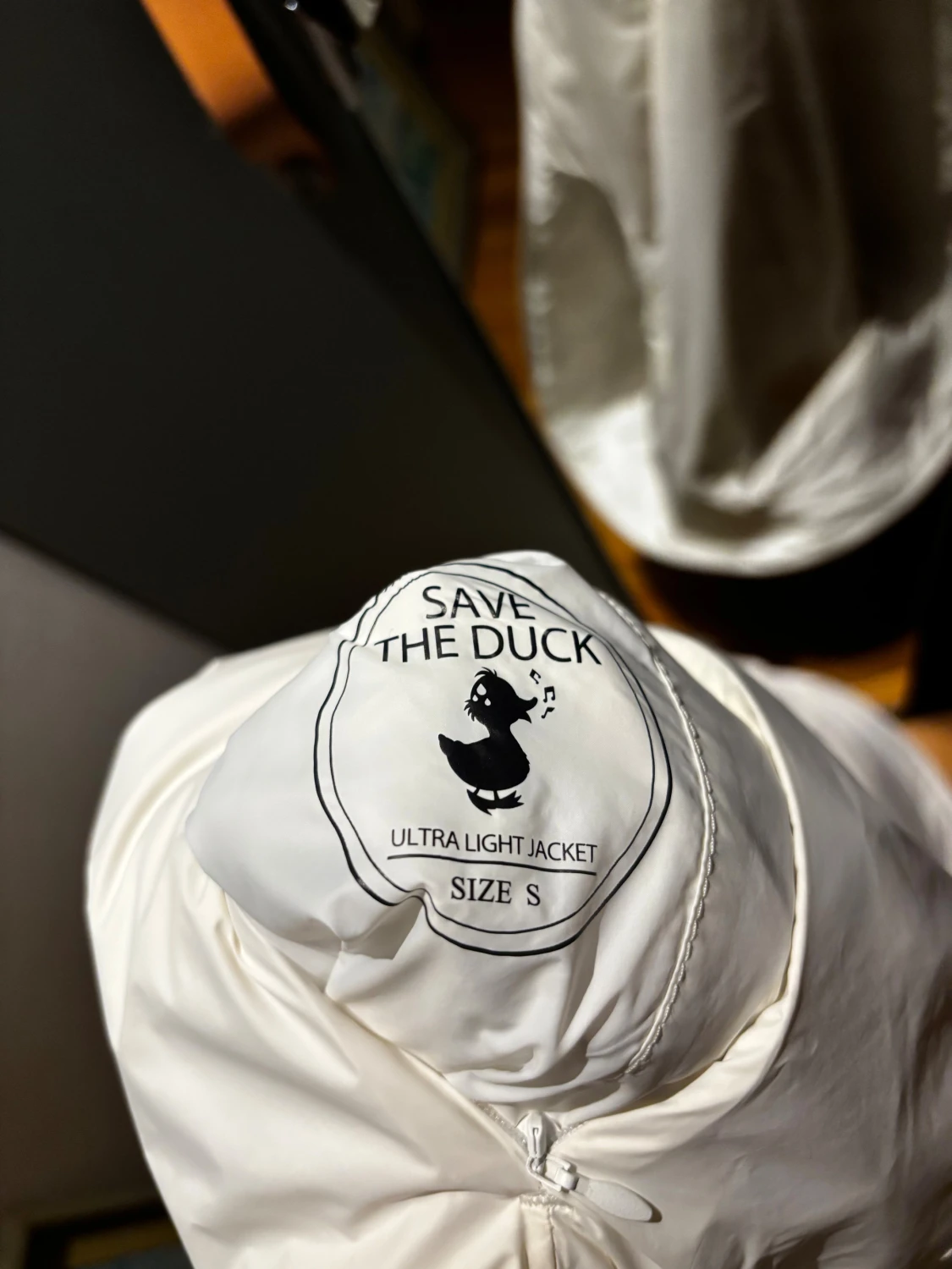 Vit pufferjacka från Save The Duck - 2