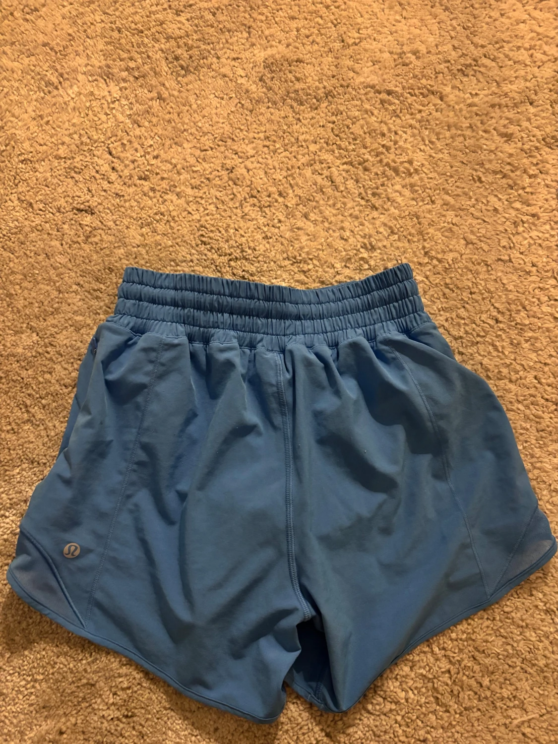 Blå träningsshorts från Lululemon - 1