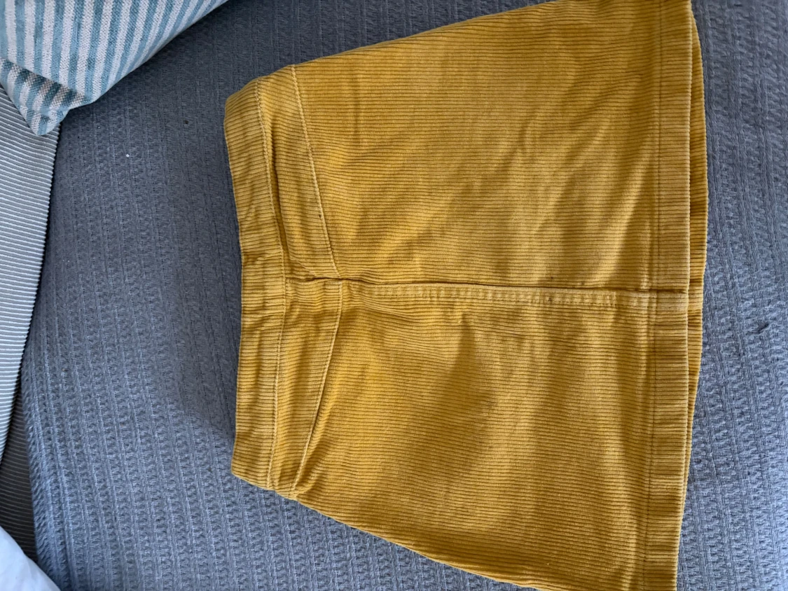 Gul manchesterkjol från H&M - 1