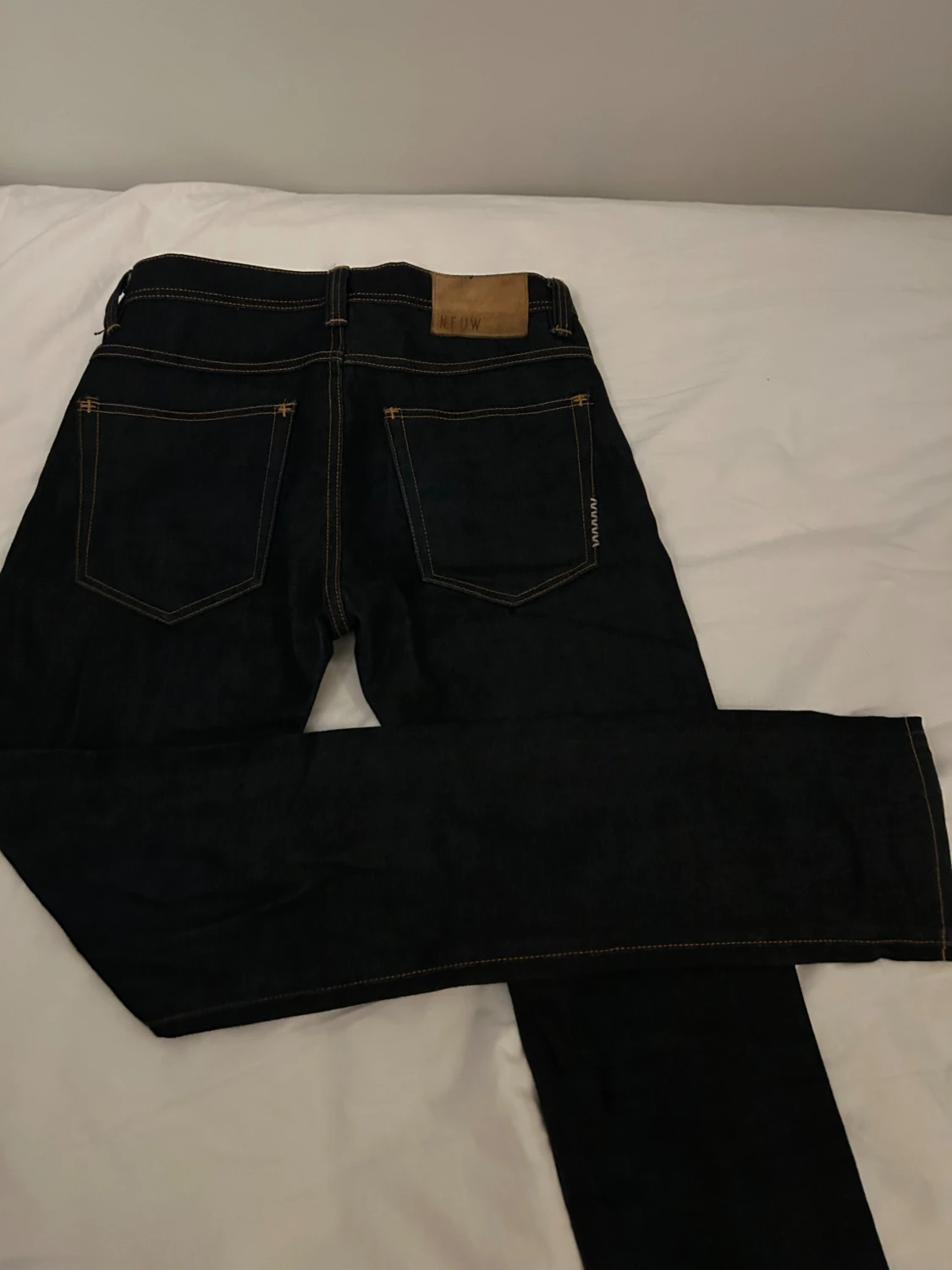 Mörkblå jeans från Neuw - 2
