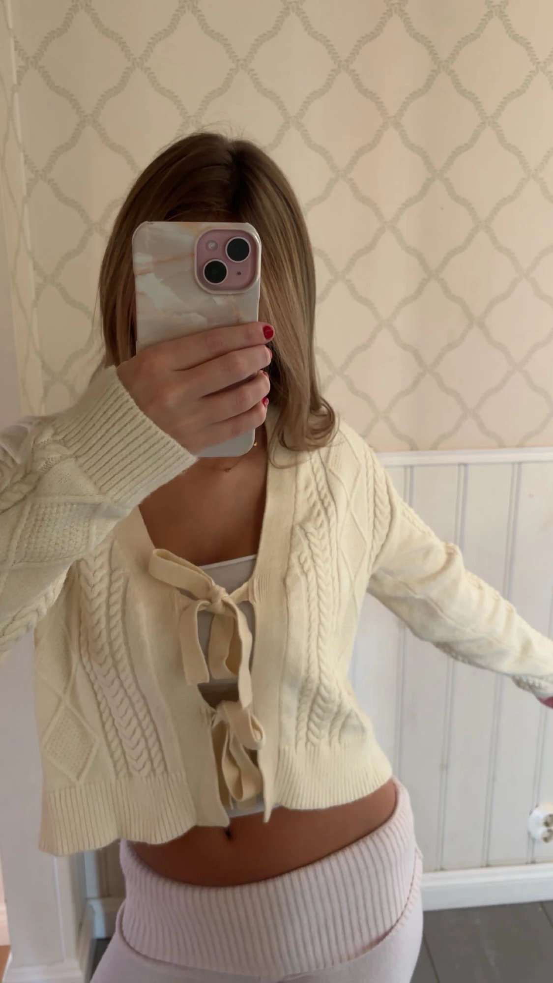 Krämvit kofta med snörning från ONLY