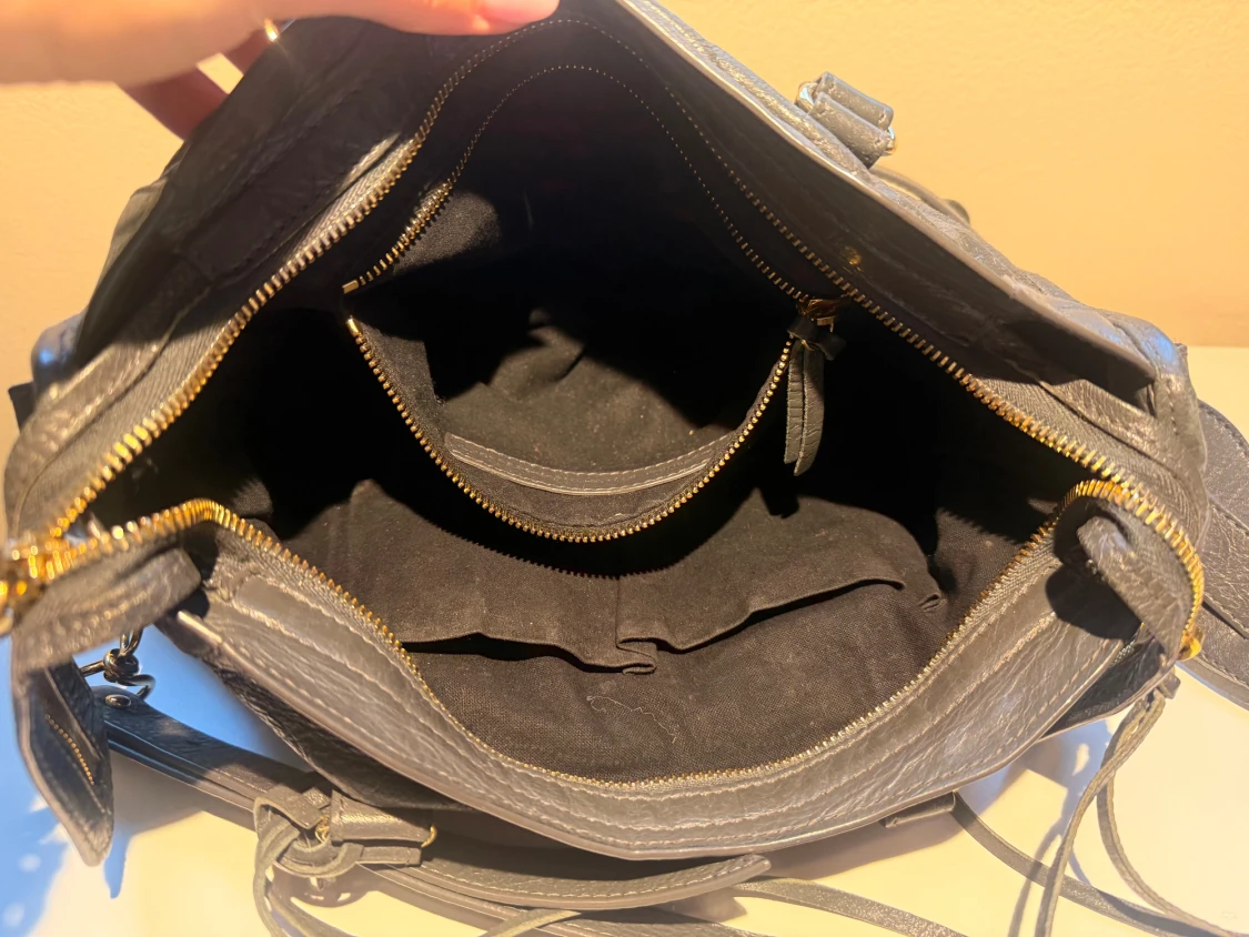 Balenciaga svart axelväska i skinn - 4