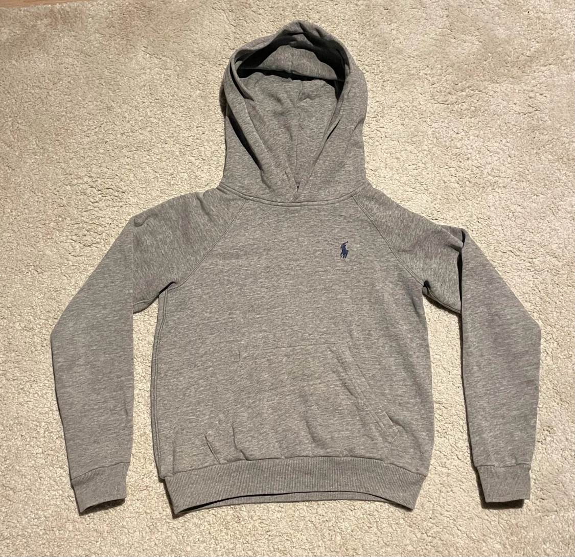 Grå hoodie från Polo Ralph Lauren