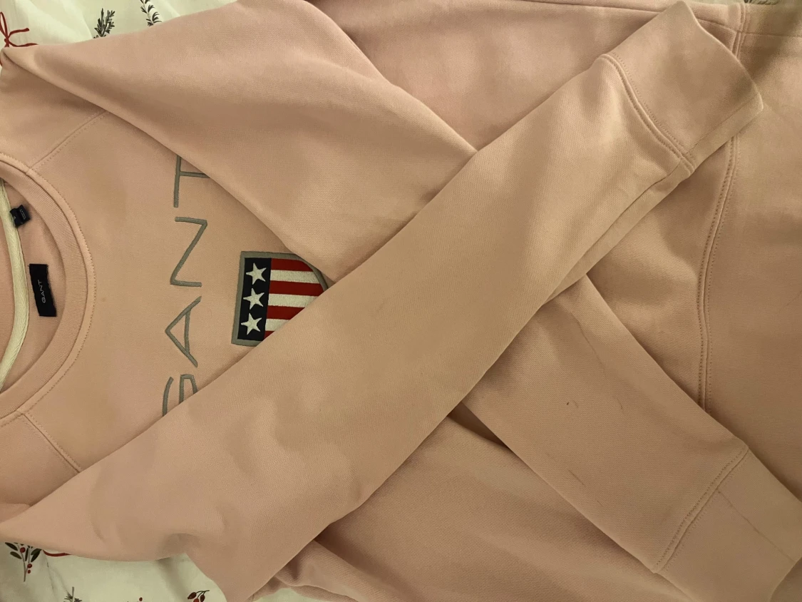 Rosa sweatshirt från GANT med tryck - 1