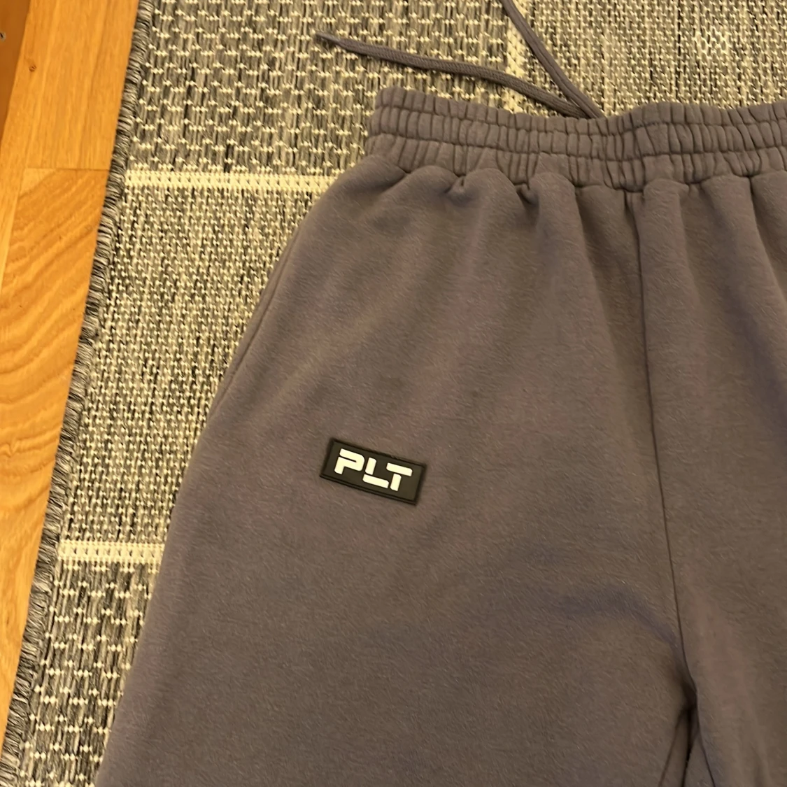 Grå mjukisbyxor från PLT - 2