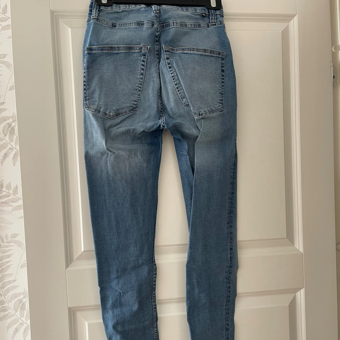 Ljusblå skinny jeans med hög midja - 1