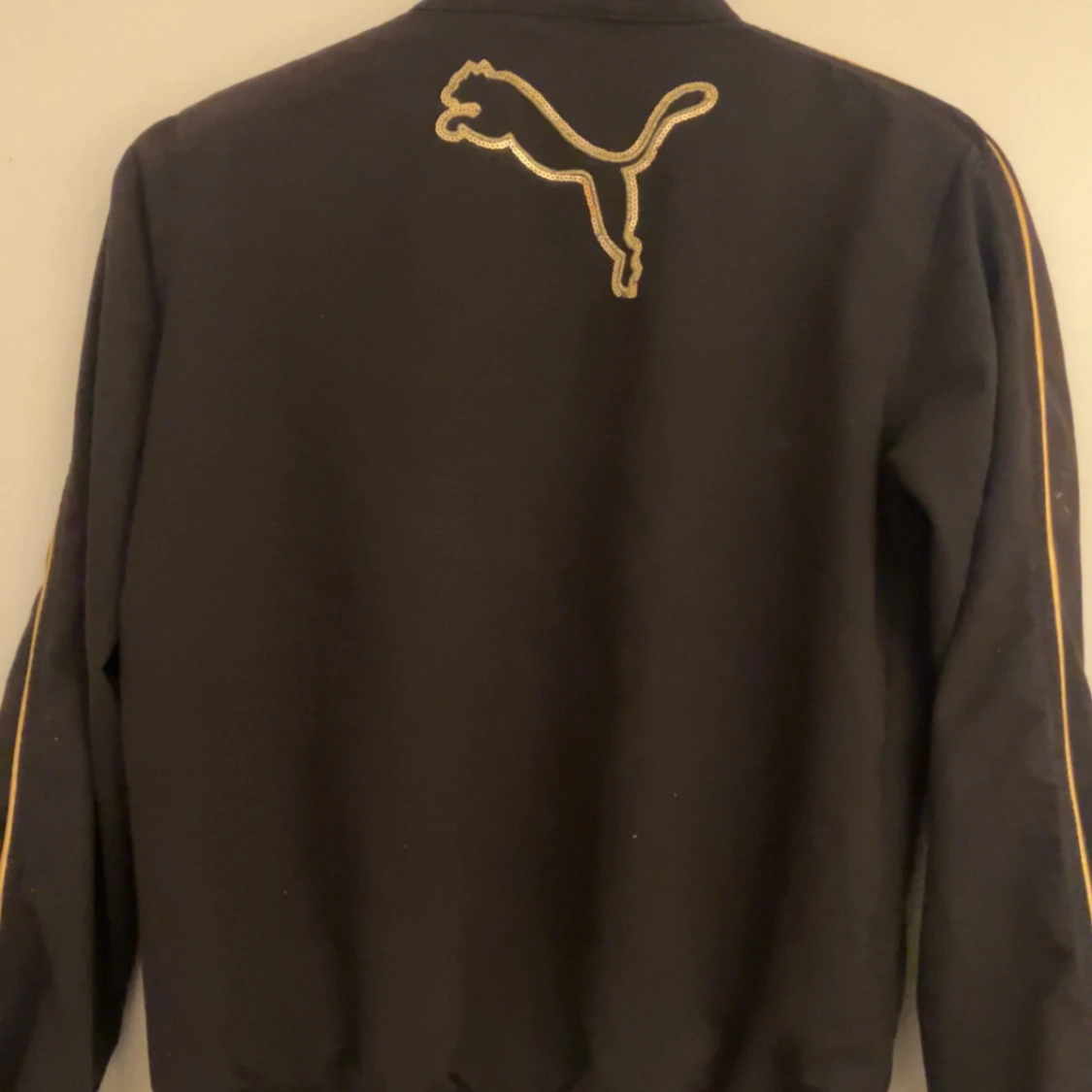 Svart Puma bomber/tränings jacka med guld - 3