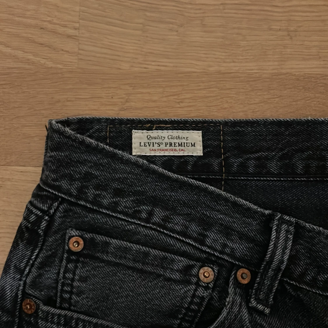 Levi's 501 svarta jeans W32 L32 - 1