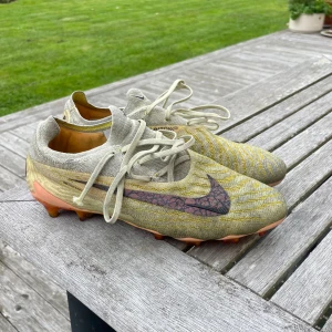 Nike phantom gx - Säljer ett par sällsynta Nike phantom gx blaze limited edition i storlek 42 | bra skick och priset kan diskuteras