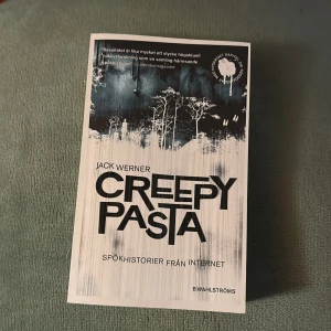 Creepy Patsa bok - En bok som är en samling av internets skräckhistorier. 