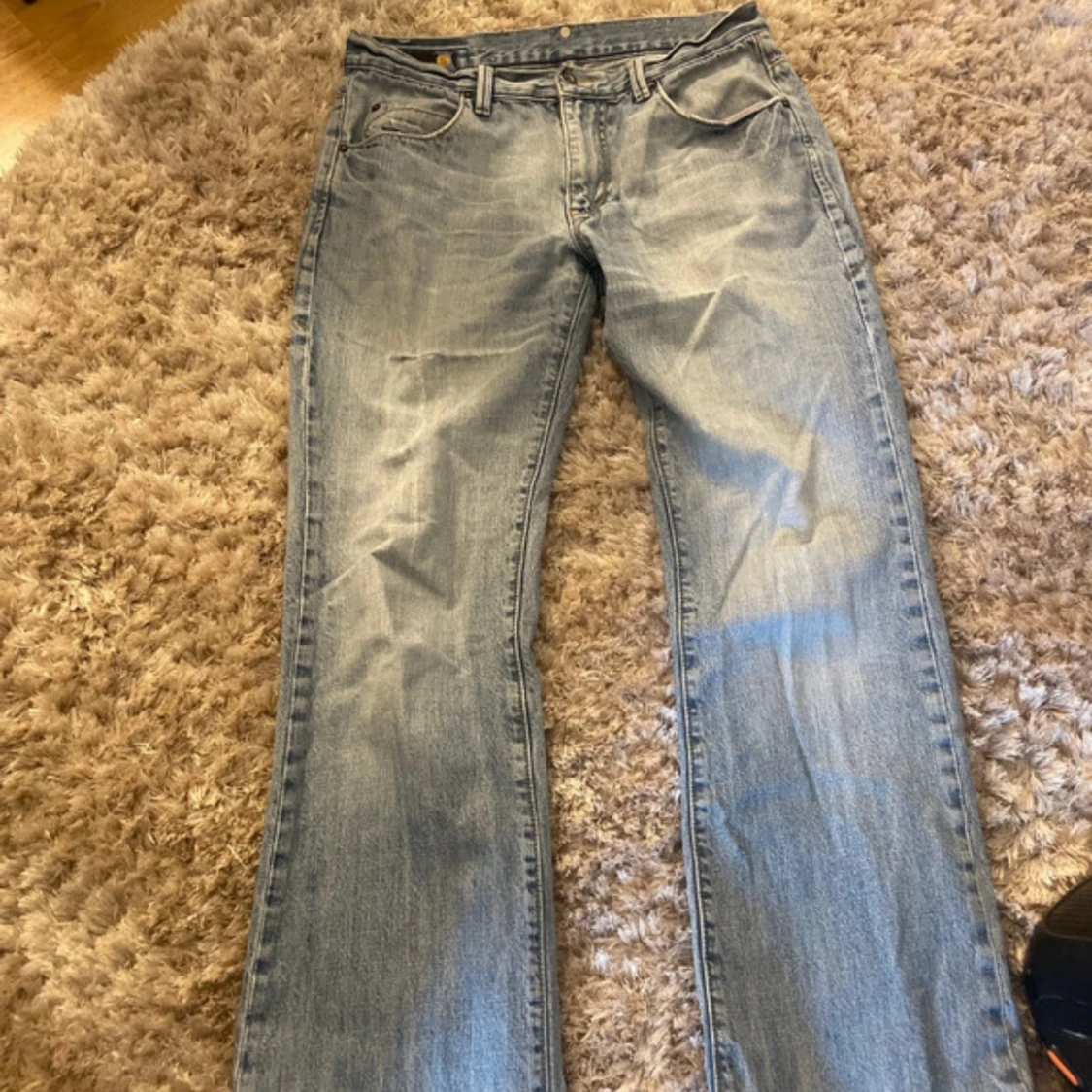Utsvängda jeans 