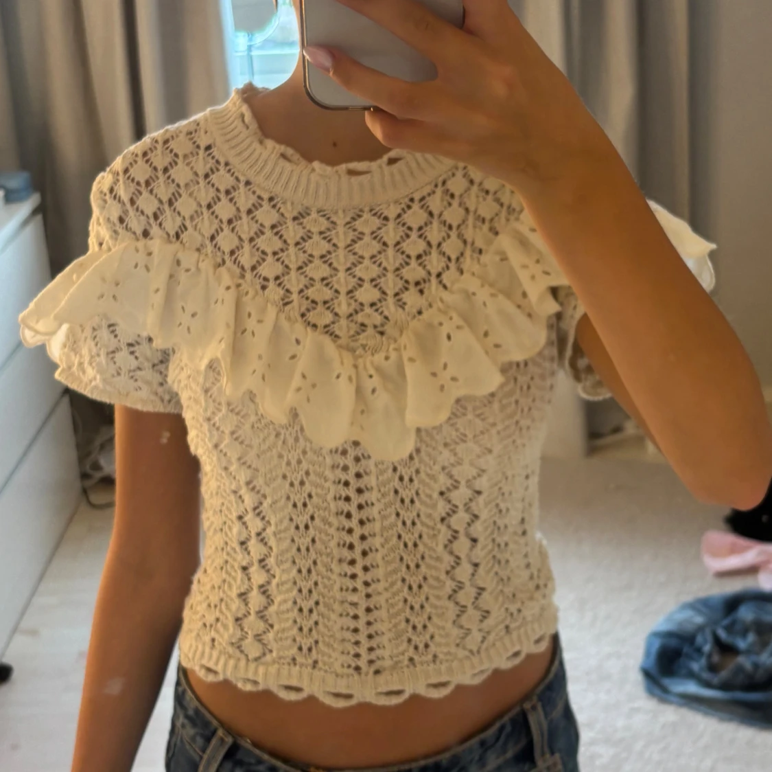 Vit stickad blus med volang från Zara - 1