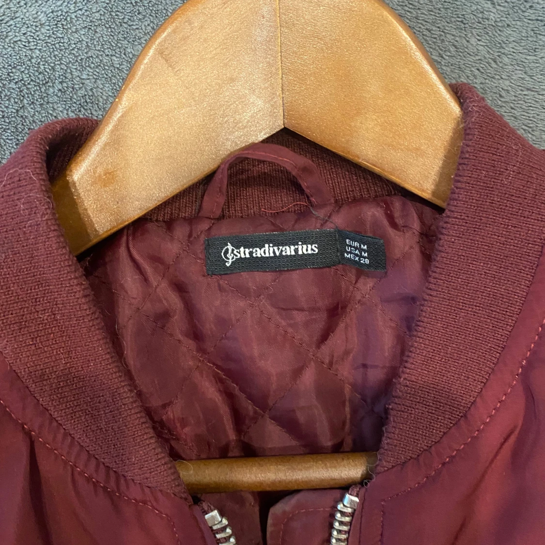 vinröd bomberjacka! - 3