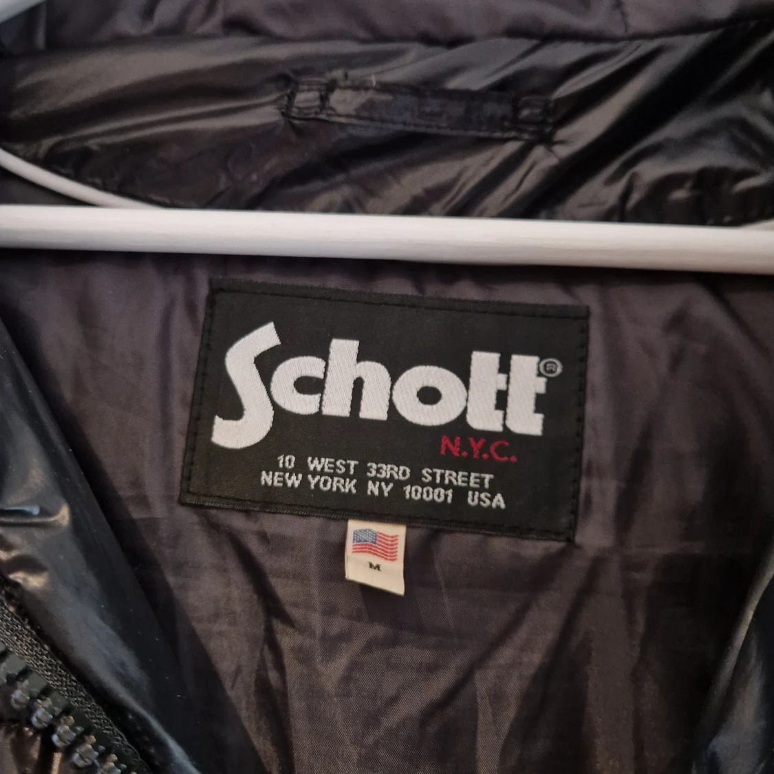 Svart pufferjacka från Schott  - 1