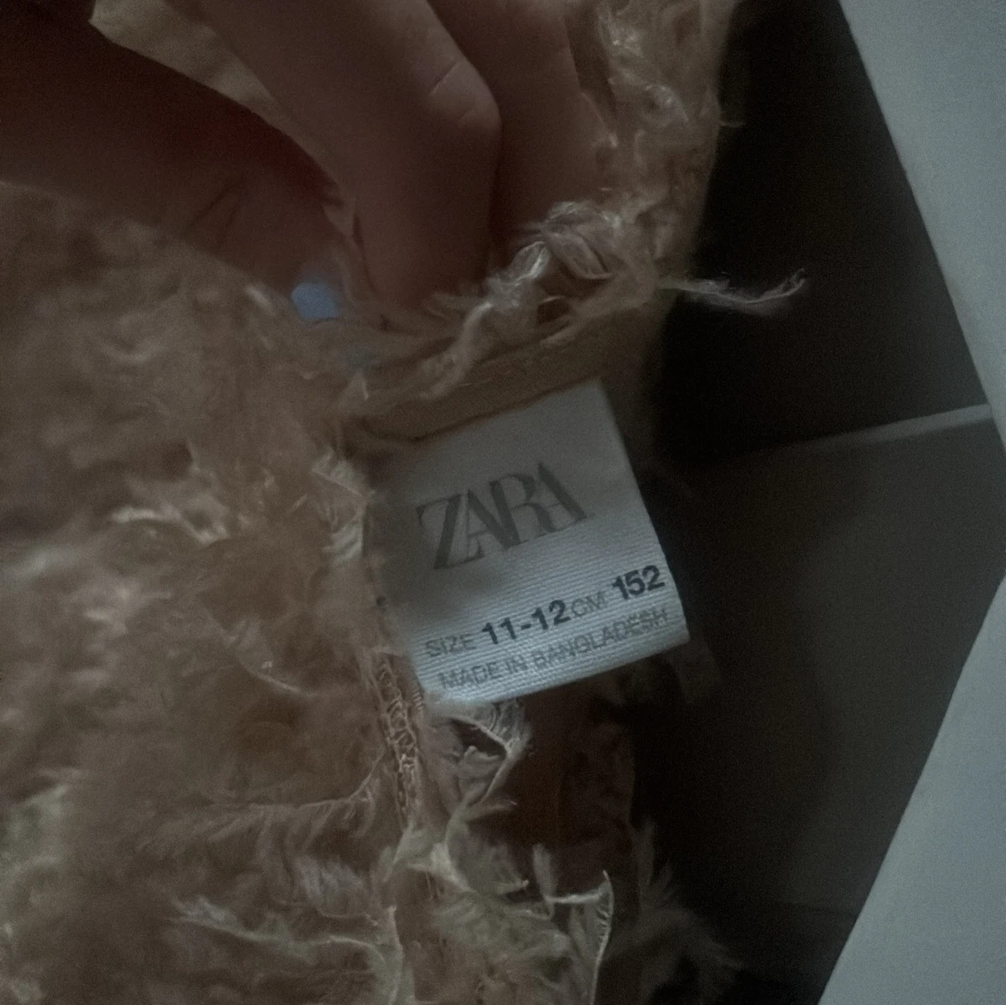 Beige fluffig tröja från Zara - 2