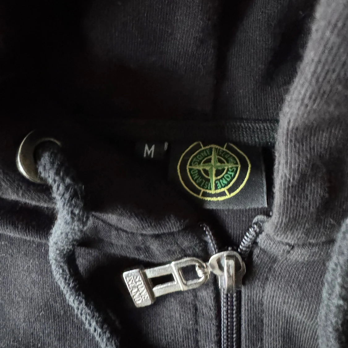 Svart hoodie från Stone Island M - 3