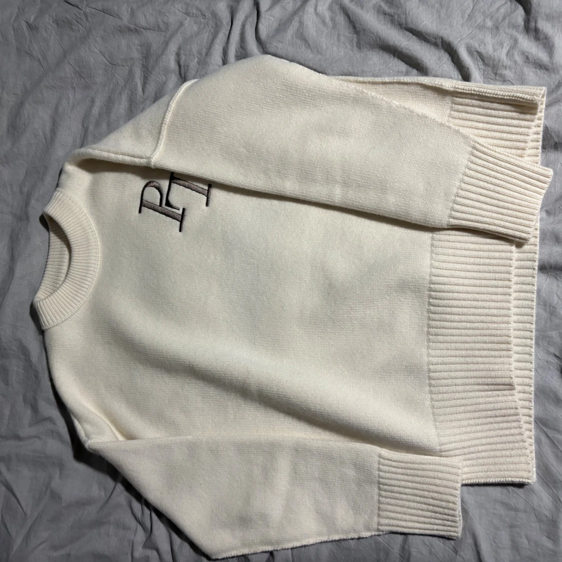 Vit stickad tröja från Penelope - 1