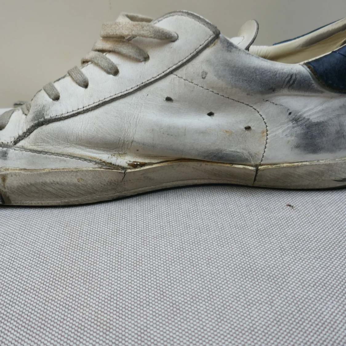 Vita Philippe Model sneakers med blå detalj - 3