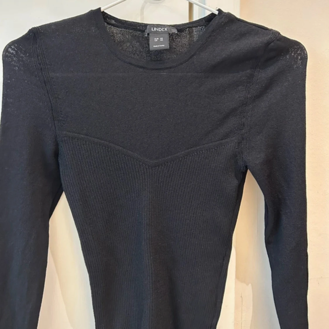 Svart ribbad långärmad tröja Lindex - 2