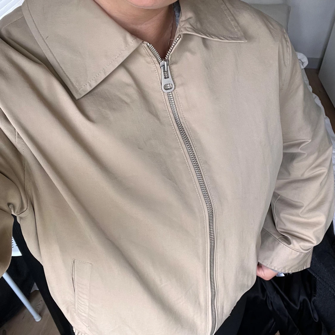 Beige kort jacka med krage - 2