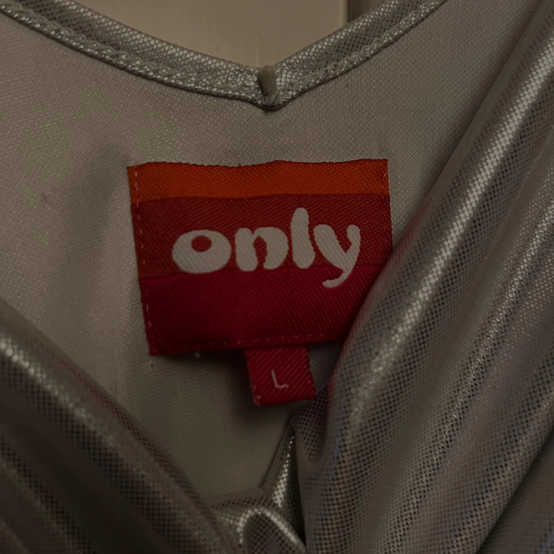 Silver långklänning från Only - 1