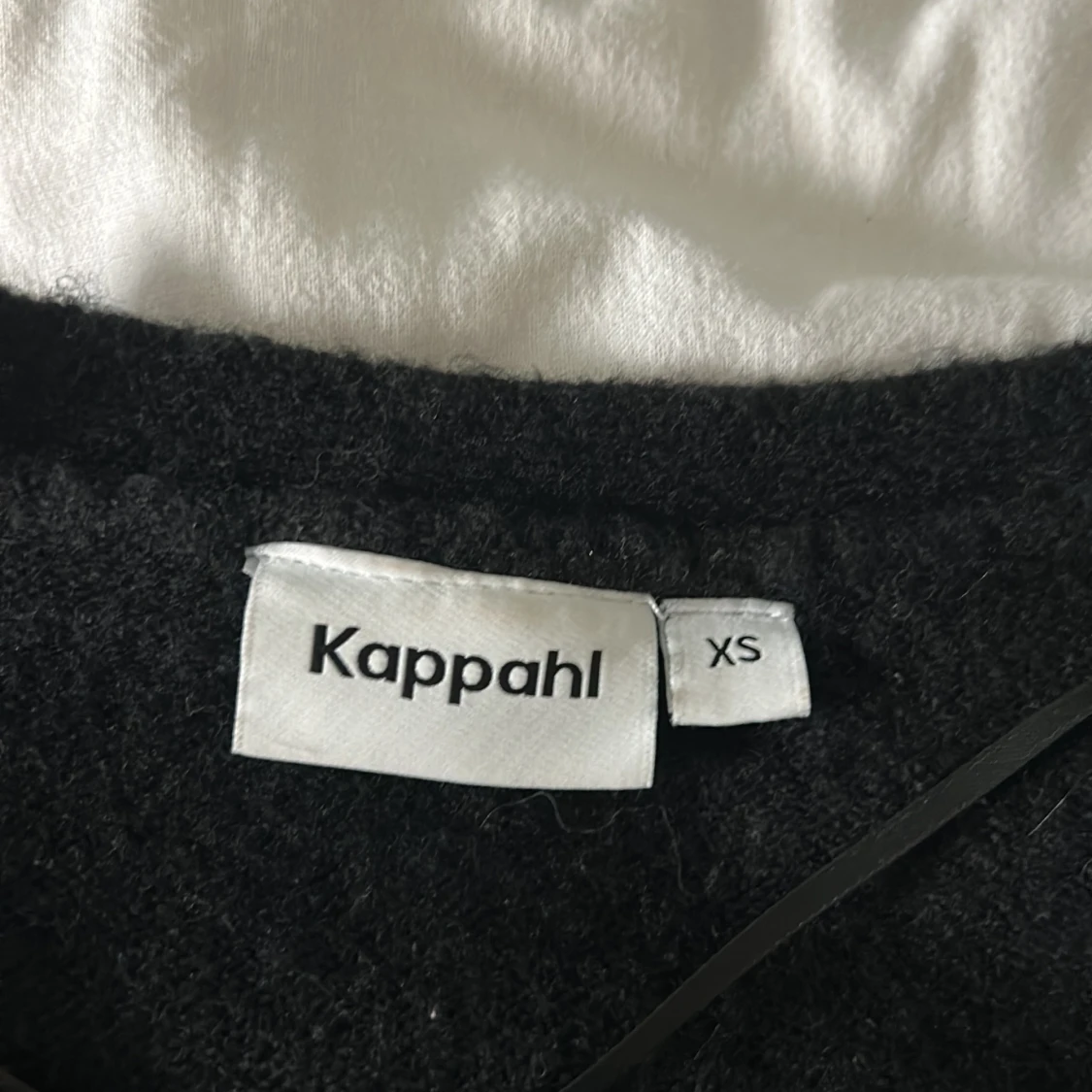 Svart kofta med rosett från Kappahl - 1