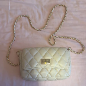 Beige väska - Helt oanvänd 