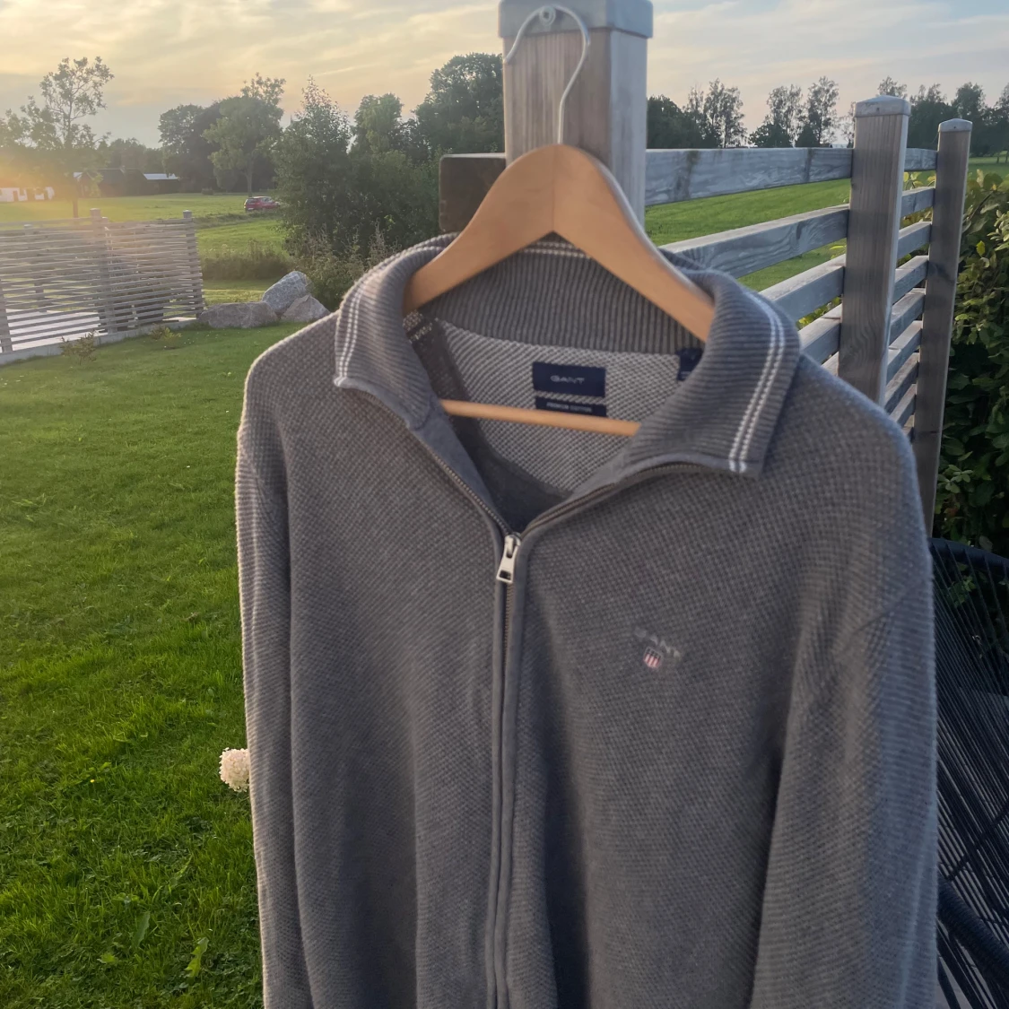 Grå kofta med dragkedja från Gant - 1