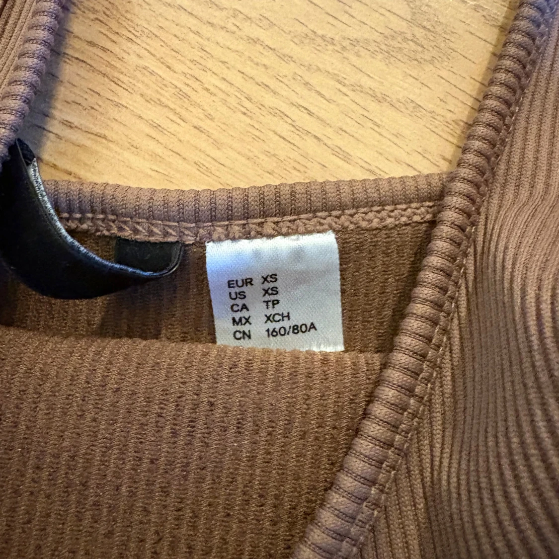 Brun ribbad linnetopp XS - 1