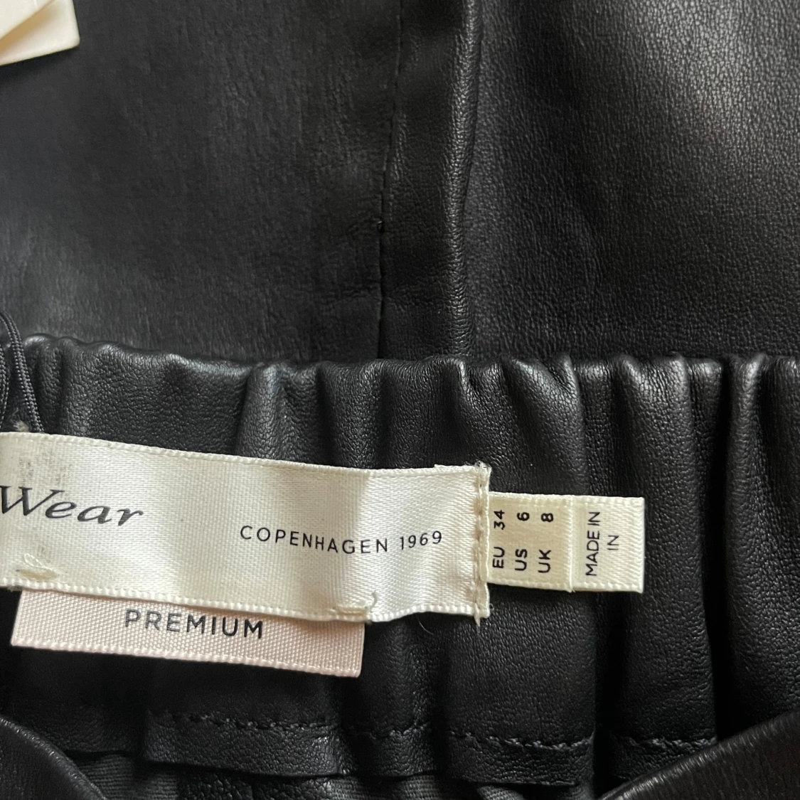 Svart skinnkjol från InWear - 4