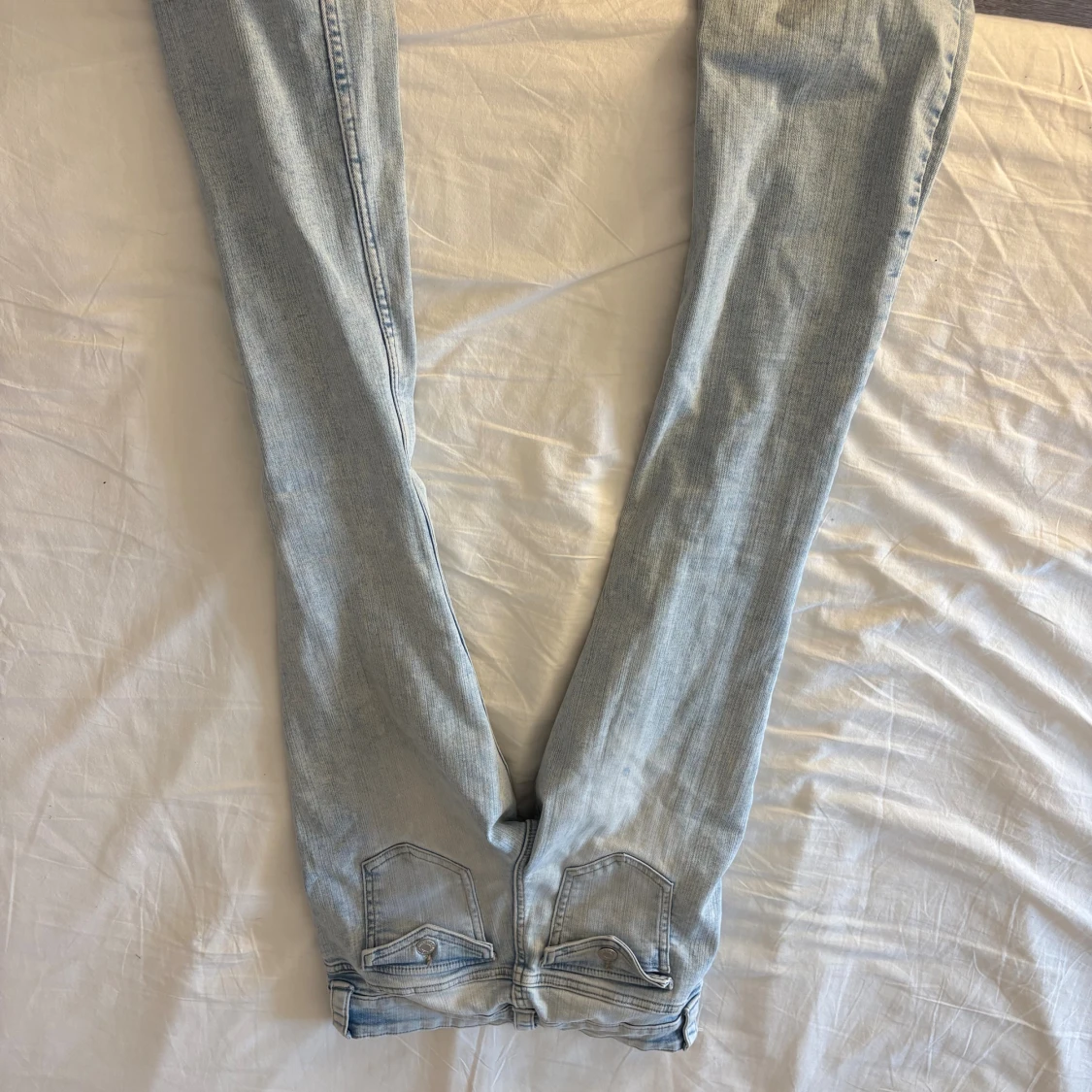 Bootcut ljusblå jeans från H&M - 1