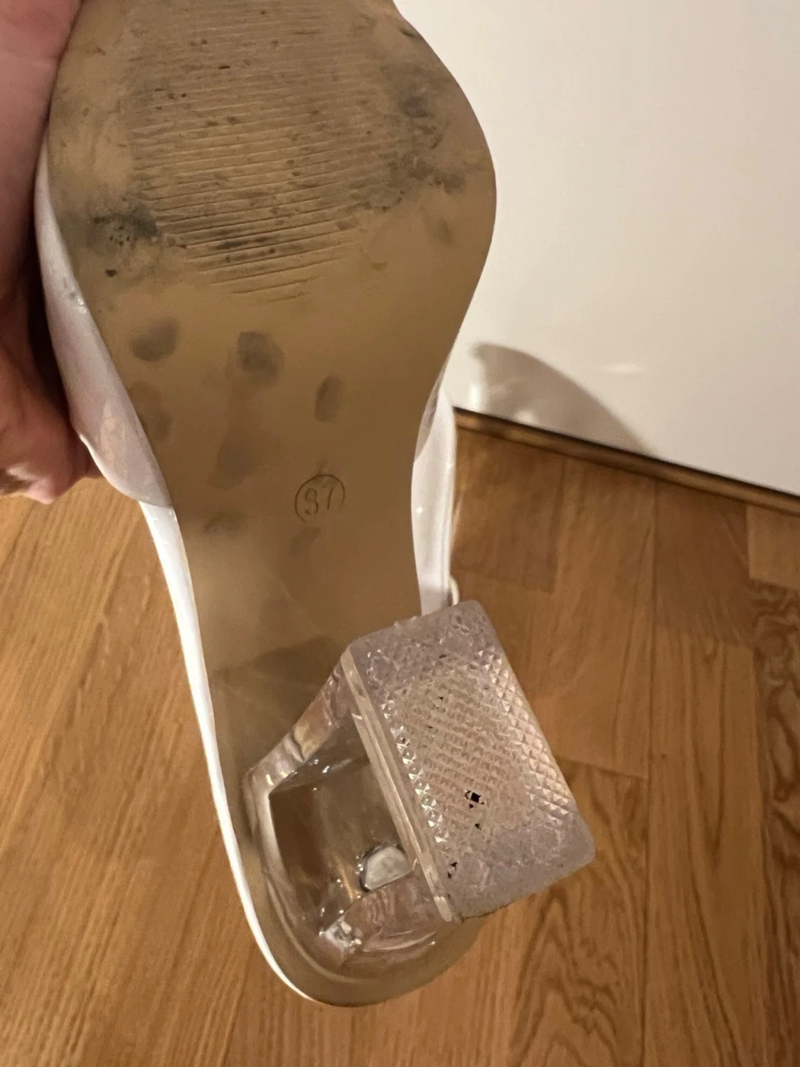 Vita sandaler med transparent klack - 3