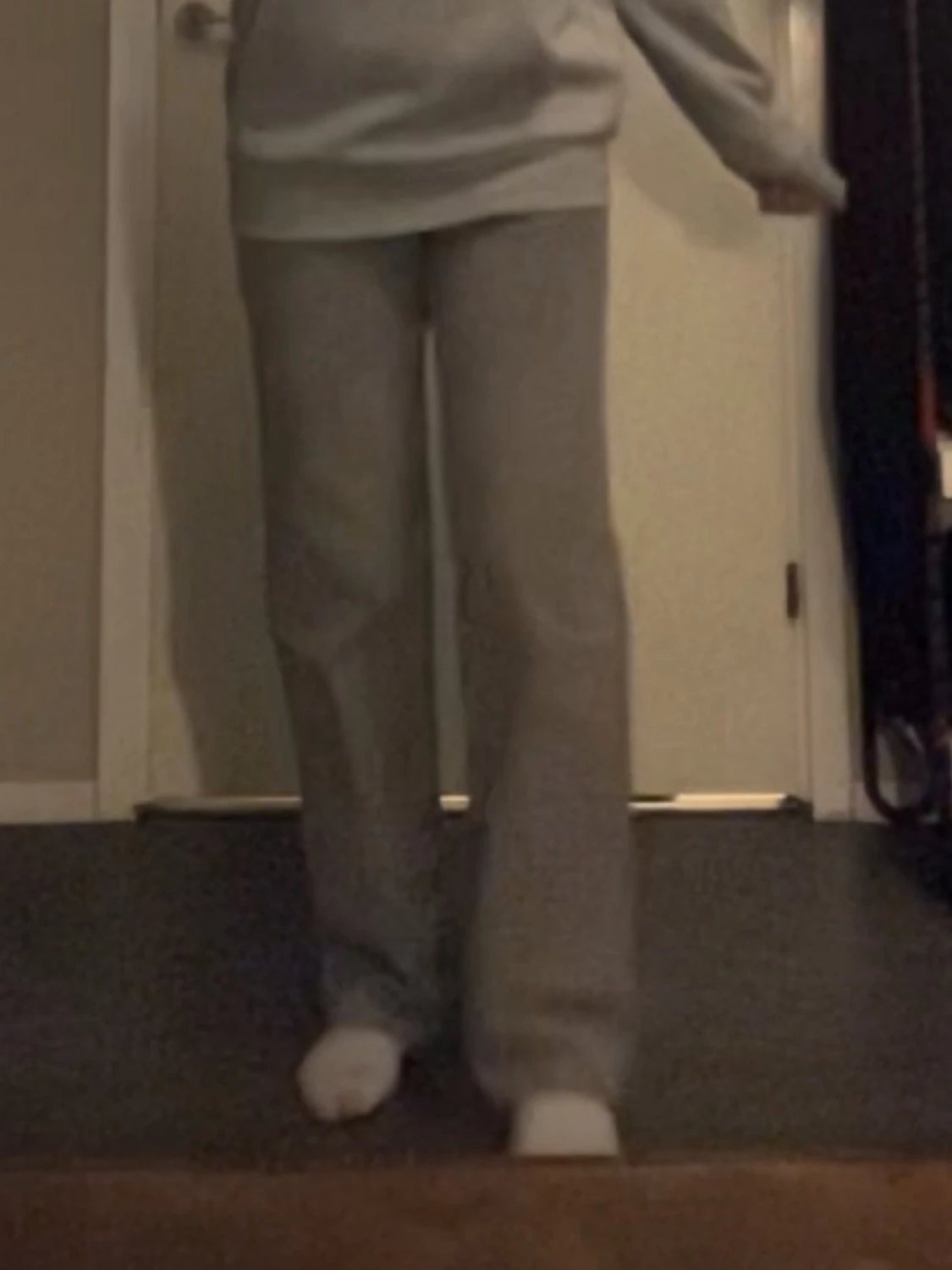 Grå mjukisbyxor med loose fit